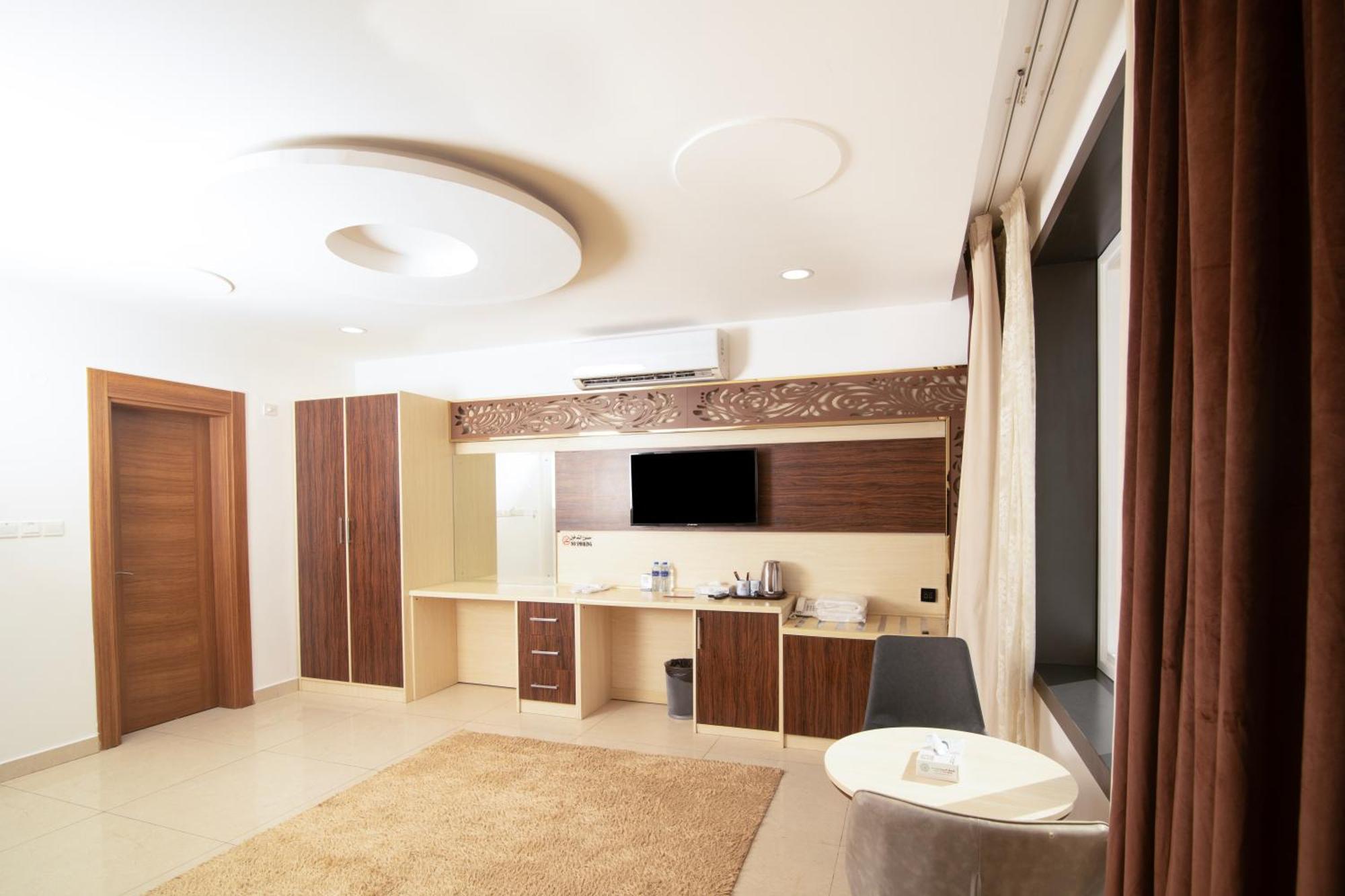 Diamond Star Hotel فندق النجمة الماسية Seeb Exterior photo
